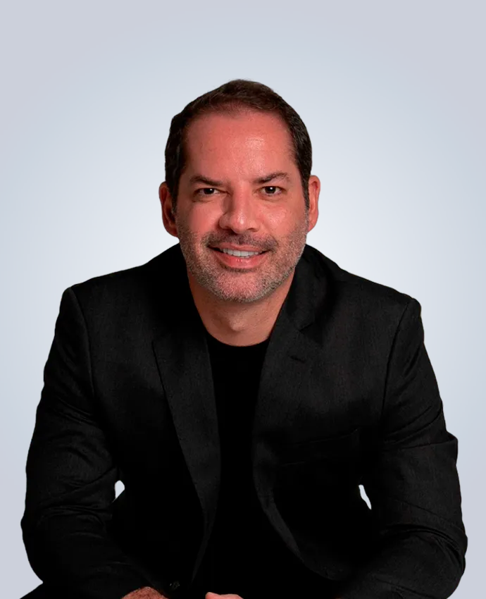 Prof. Vinícius Petronilho