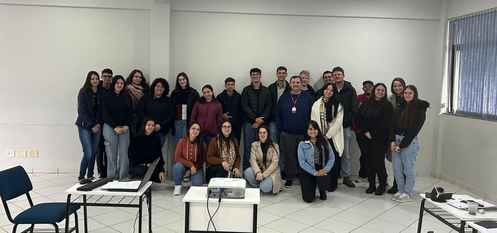Curso de HP 12C reúne acadêmicos de Ciências Contábeis e Administração na Unisep