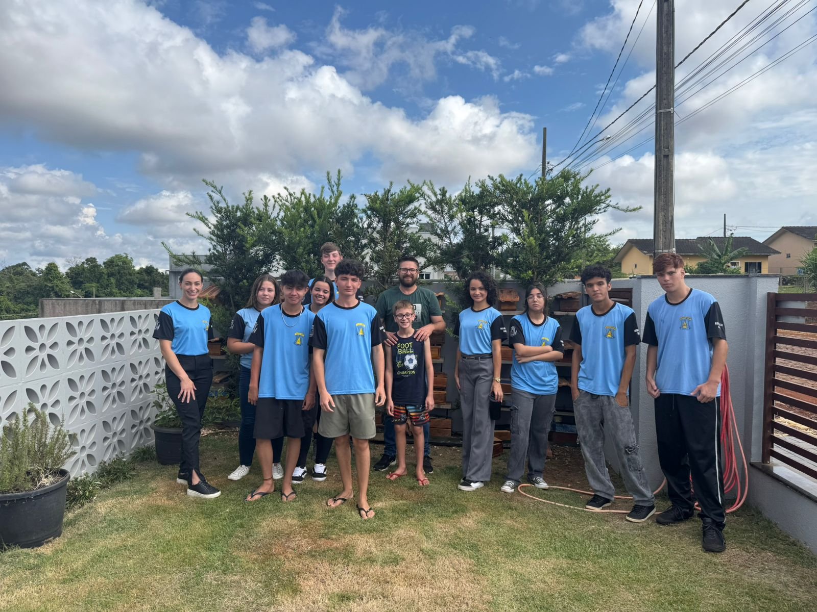 Professor de Agronomia da Unisep participa de aula prática na Guarda Mirim de Dois Vizinhos