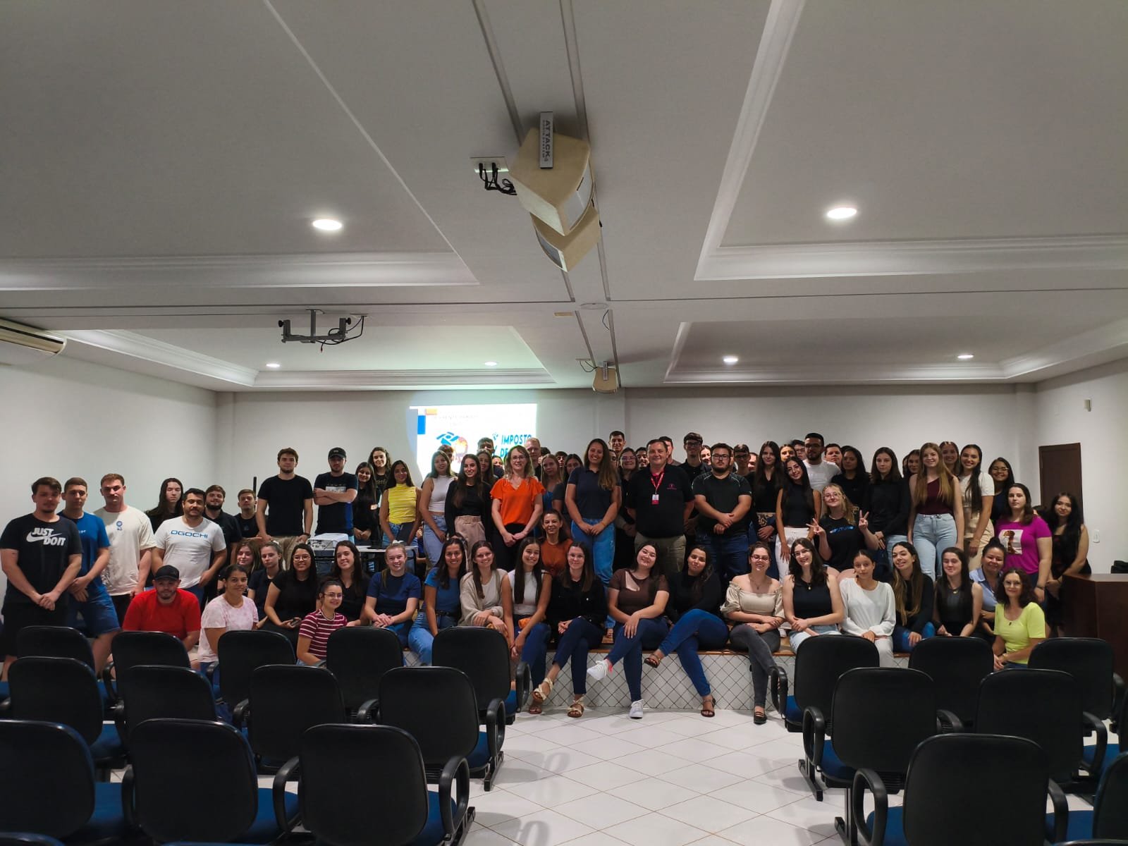 Acadêmicos da Unisep encaram o “Leão” e se atualizam sobre o IRPF 2026