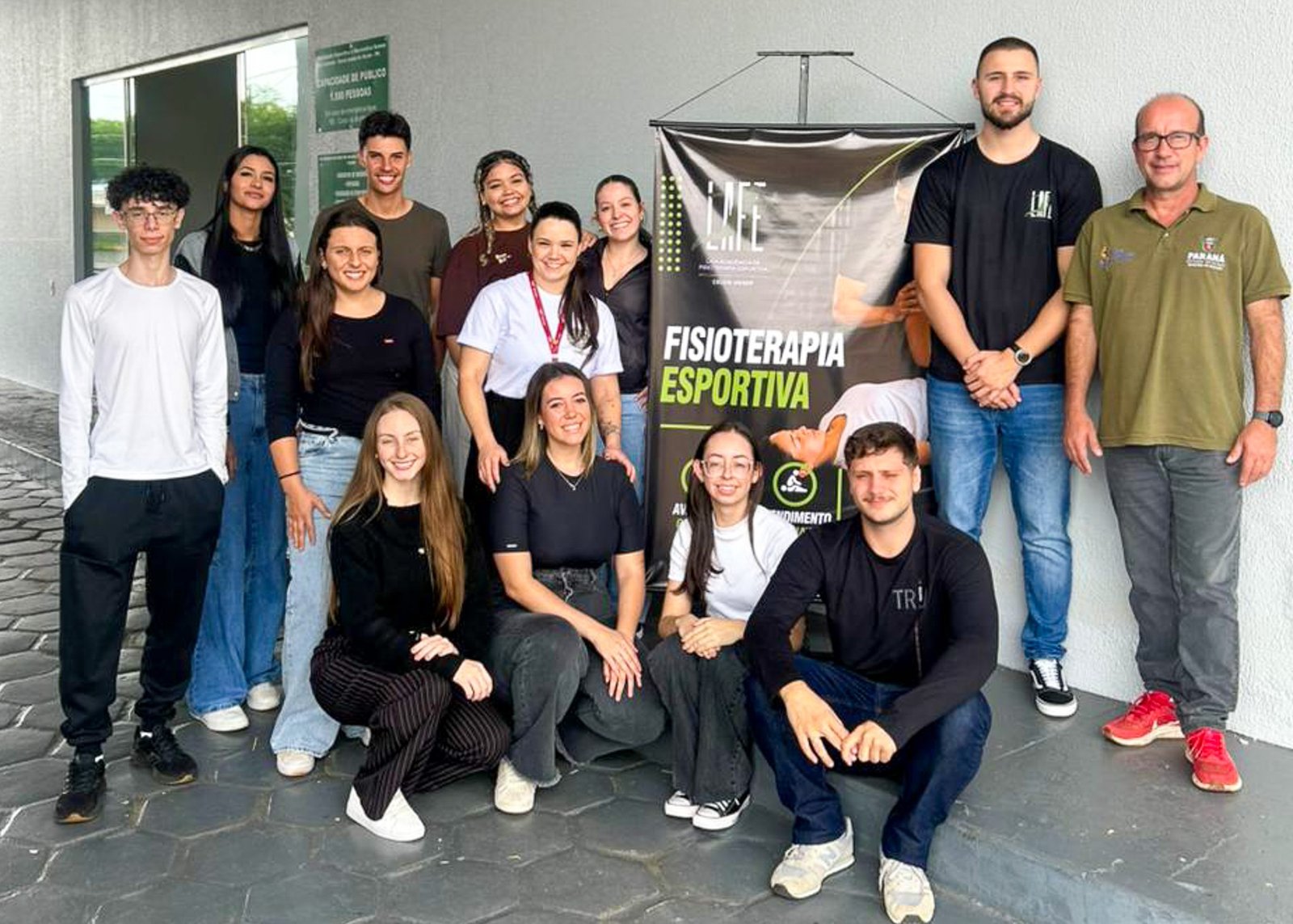 Acadêmicos de Fisioterapia da Unisep realizam atendimentos nos JEPS  e a ação repercute no estado