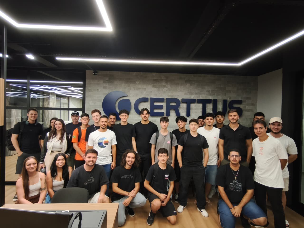 Visitas técnicas aproximam alunos de ADS da Unisep da realidade do setor de tecnologia