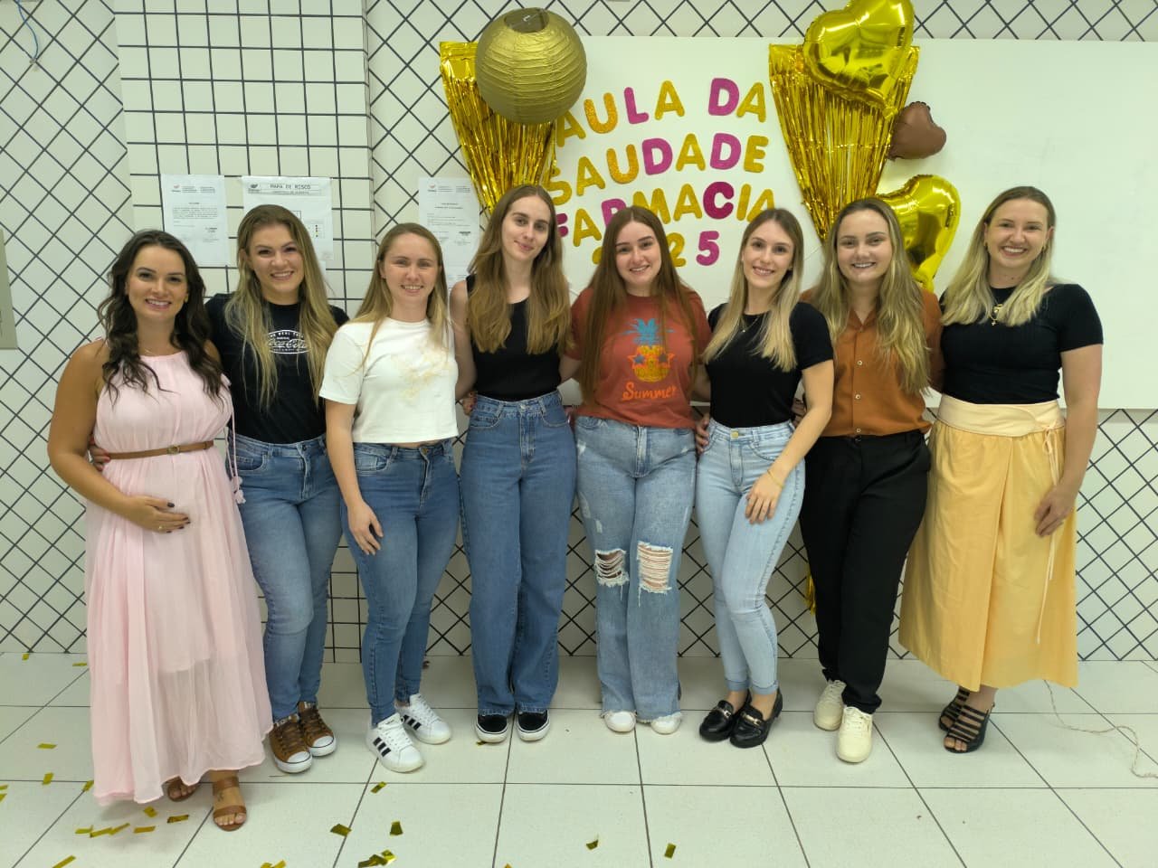 "Aula da Saudade" emociona e celebra a trajetória das formandas de Farmácia da Unisep
